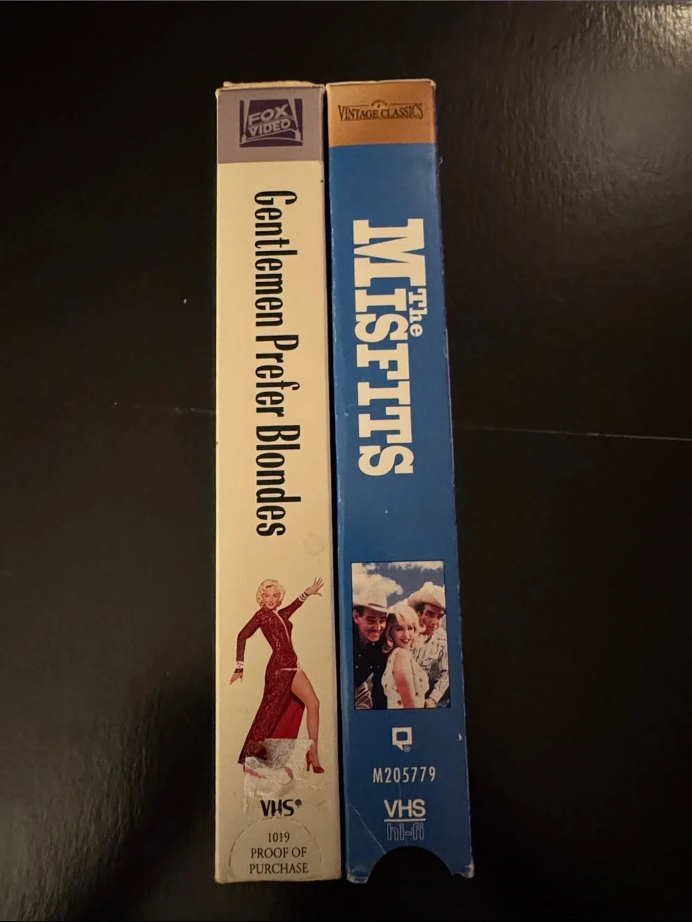 Marilyn Monroe VHS 📼 lot of 2 movies _ The MISFITS & Gentlemen Prefer Blondes 💫